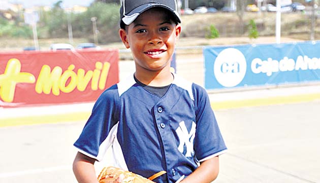 Gabriel Flores respeta e imita a Mariano Rivera, es su ídolo.(Anayansi Gamez)