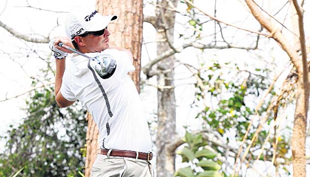 Zack Fischer. El estadounidense también realizó ayer su primera práctica en el Club de Golf de Panamá. Esta temporada ha jugado dos eventos. En Colombia acabó en la posición número 54.