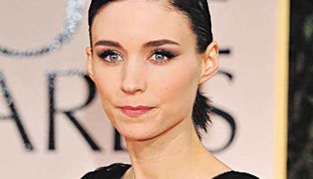 Rooney Mara - Catherine. Debutó en 2005, aunque fue en 2009 cuando interpretó su primer protagonista: Nancy, en el “remake” de “A Nightmare on Elm Street”. Ese año se estrenó “The Social Network”, en el que hizo de la exnovia del creador de Facebook. Luego, protagonizó “The Girl with the Dragon Tattoo”, por la que fue nominada al Óscar a mejor actriz.