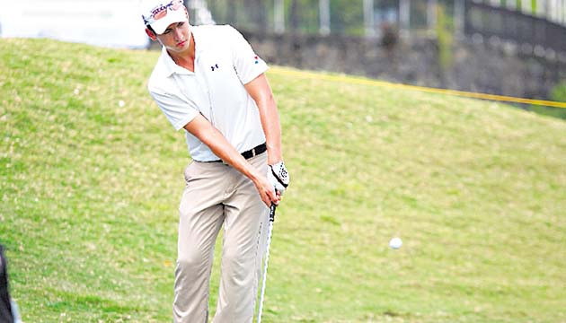 Marcos Cabarcos. El chico de 17 años debutó ayer en el Panamá Claro Championship. Estuvo acompañado por familiares y entrenadores.