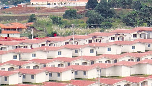 Abogan por construir menos casas y desarrollar más apartamentos.(Archivo )