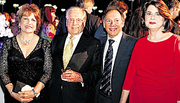 4. Adriana de Vallarino, David Dayan, Alberto R. Dayan, Ruth Dayan.