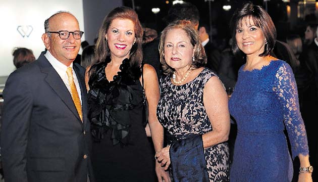 5. Jorge De La Guardia, Maruja de De la Guardia, Bonnie Lindo y Marta de Díaz.