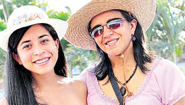 11. Amanda Mock y Raquel Gutiérrez.