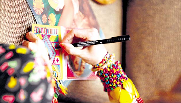 Mirella Cesa autografió su nueva producción. Estaba contenta de regresar al Istmo.