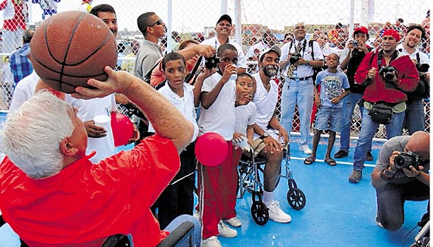 También el gobernante panameño compartió con discapacitados.(Delfia Cortez )