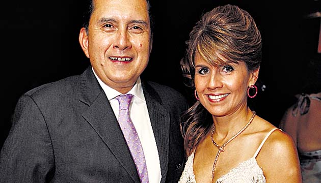 8. Roberto Arosemena y María Inés Sabarain.