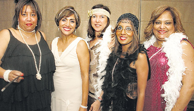 5. Marisol Colbourne, Mara Samaniego, Lilibeth Medina, Dixie Barrios y Mitzela de González.