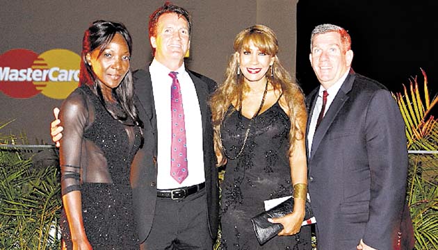 5. Miriam de Taylor, Douglas Taylor, Yuri Legore y Carl Legore.