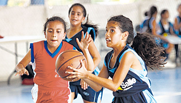 La Salle reinó en el tabloncillo, al ganarle 12-0 al San Agustín.(Anyansi Gamez)