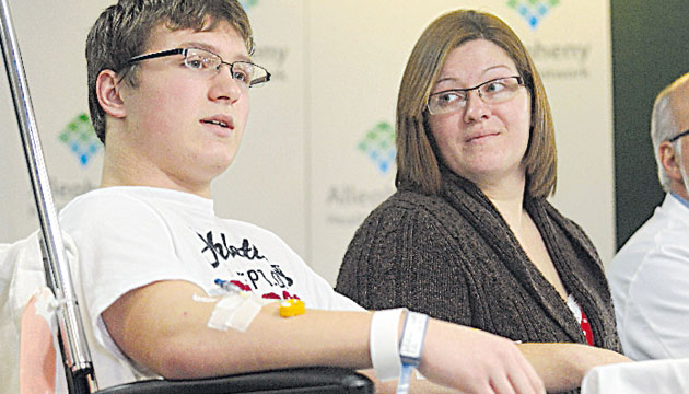Brett Hurt, de 16 años, fue uno de los agredidos.(AP)