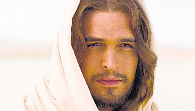 Es protagonizada por Diogo Morgado como Jesús, y se extiende desde su origen humilde hasta sus enseñanzas, la crucifixión y la resurrección final.