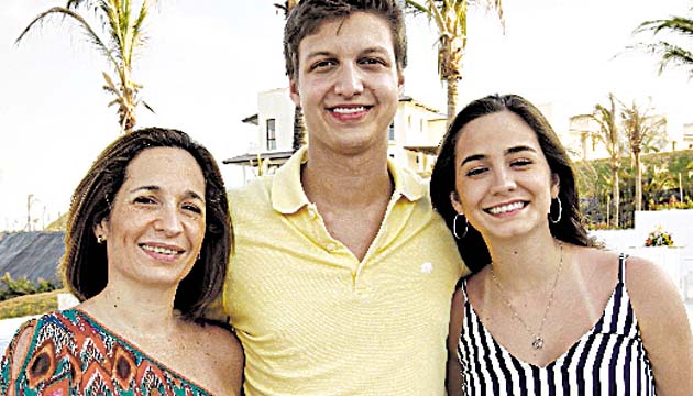 3. Marelia de Pasos, Christian Guihard y Raquel Pasos.