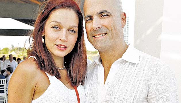 8. Ana María de Cardoze y Fernando Cardoze.
