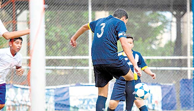 Los muchachos lo entregaron todo en la cancha. (Alberto Ortega)