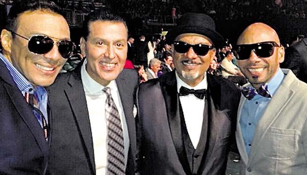 Omar Alfanno se encontró con sus amigos Domingo Quiñones, Óscar Serrano y Banchy Serrano.