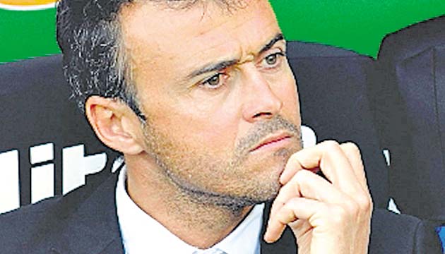 Luis Enrique. El director técnico del Celta de Vigo, Luis Enrique, señaló que solo especulan aquellos que señalan que en la próxima temporada dirigirá al Barcelona ante la inminente salida de Gerardo Martino como timonel. El exjugador culé aclaró que solo se encuentra concentrado en los tres partidos que restan de la temporada.