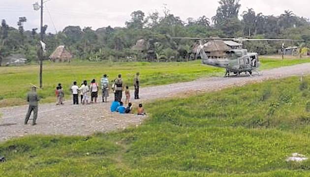 En helicóptero trasladaron a los que laborarán en la comarca ngäbe.(Leonardo Machuca)