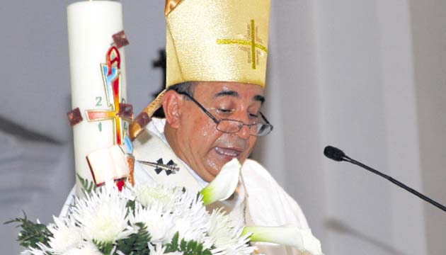 Monseñor José Domingo Ulloa dirigió la misa electoral.(Víctor Arosemena)