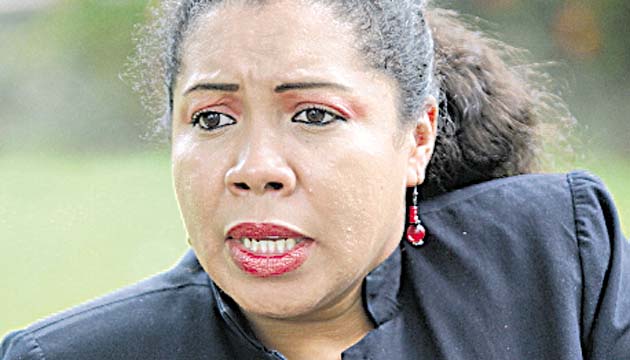 Esperanza Mena, Dirigente de los usuarios