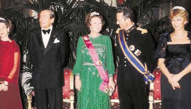 2. Beatriz y su vestido verde esmeralda en el año 1981.