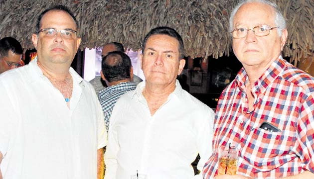 2. Humberto Pérez, Ernesto Córdova y Guillermo Ríos.