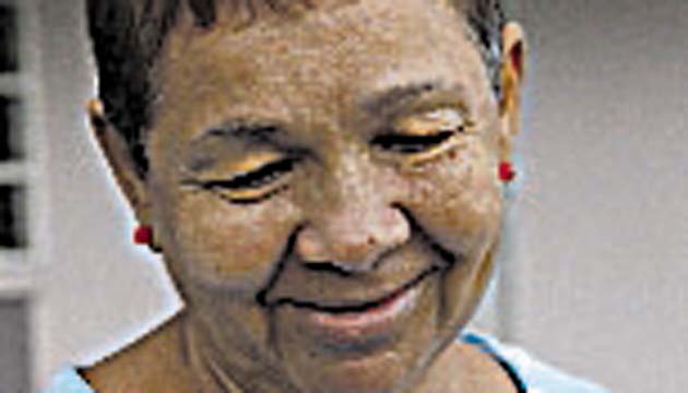 Con esta invasión de mosquitos, hemos tenido que auyentarlos un poco, para dormir bien, con mechitas, laminitas y repelentes porque se pegan al cuerpo. Anayansi Alvarado, Residente