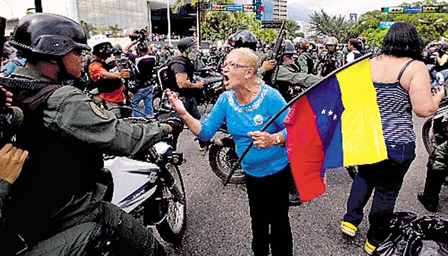 Fiscalía investiga 160 casos de violación a DDHH