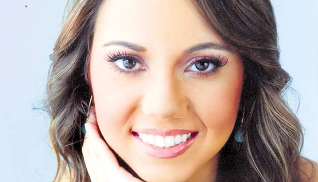 Carmen Teresa Boyd López. Carmen Teresa es una de las bellas señoritas que debutará el 5 de julio. Esta linda damita es hija del hogar conformado por Benjamin Franklin Boyd Lewis y la señora Fátima del Rosario López de Boyd.