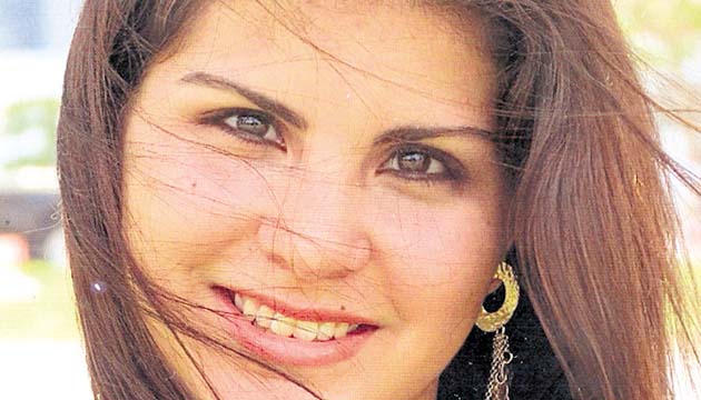 Viviana Pelyhe López. La señorita Viviana del Rosario es hija del señor Laszlo Pelyhe Lleras y la señora Alejandra Viviana López Figari y será una de las participantes del Festival de Debutantes cuyos fondos serán destinados a labor social.