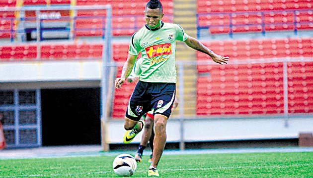 Nelson “Russo” Barahona atraviesa por un buen momento físico.(Alberto Ortega)