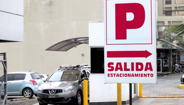 Precios de los estacionamientos son a discreción