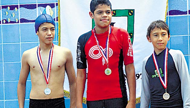 Categoría masculina premedia. No hay duda de que en esta categoría se vio una competencia de buen nivel, pues la mayoría de los chicos ya habían tenido alguna experiencia en cuanto a la natación.