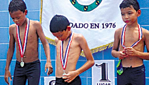 Con miras hacia el futuro deportivo. El Instituto Bilingüe Cristo de los Milagros continuará realizando estos fogueos en la rama de la natación, para preparar a los atletas que puedan representar al colegio.