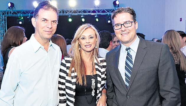 5. Jaime Claramunt, Clara Inés Claramunt y Michael Maduro.