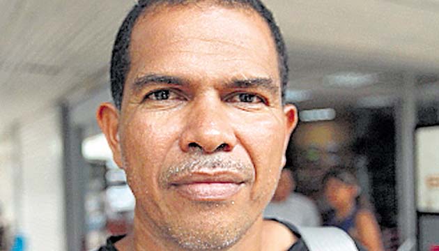 En el oeste se necesita un metro. Marco Ortega - Usuario: Un metro para acá se necesita, porque ahora mismo el transporte no funciona, por lo menos en el área de Vacamonte eso es una sequía, hay que madrugar para tomar uno, y lo mismo sucede en la tarde.