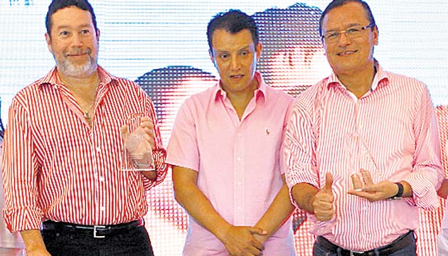 5. De izq. a dcha: Luis Picardami, Oscar Borda (Claro) y Juan Pastor.
