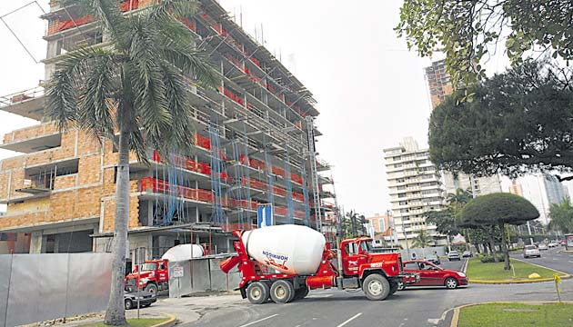 Inversiones por daños de otros. Solo en sectores como Paitilla y San Francisco, el Estado ha invertido más de medio millón de dólares en el último año para solucionar problemas de drenaje por la irresponsabilidad de terceros.