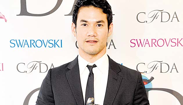Joseph Altuzarra ganó el premio al mejor diseñador del año.(AP.)