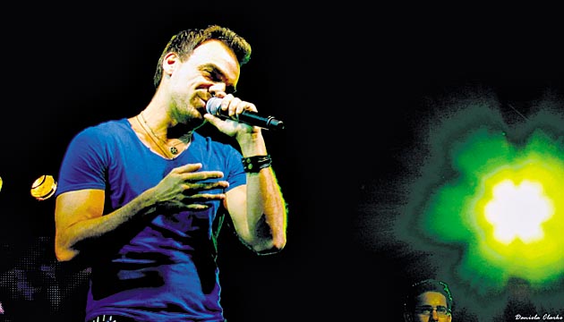 El popular vocalista.