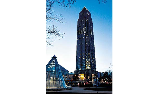 Messeturm es el tercer rascacielos más alto de Europa.
