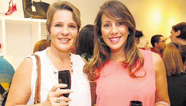 2. María Clara Valderrama y Raquel Jaramillo.