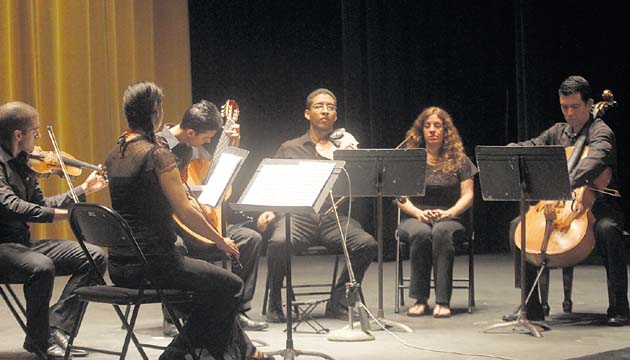 Muy animado, el quinteto que dirige Edwin Ehrman.( Jorge Valdés. )