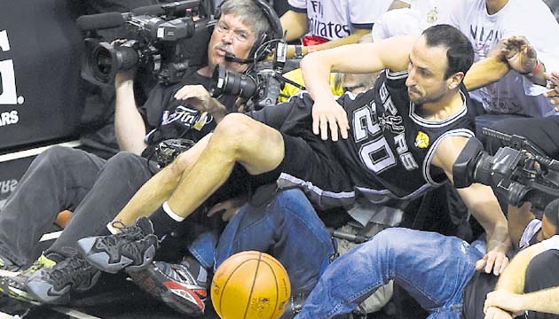 ‘Manu’, sacrificio y entrega. El argentino en su carrera se ha caracterizado por dar todo a su equipo como titular o entrando de la banca. En esta postemporada ha anotado 304 puntos en 21 partidos. En su carrera ha ganado tres anillos.