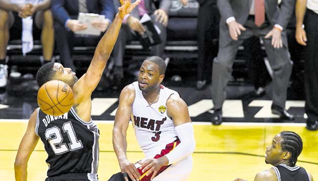 Dwyane Wade, el acróbata. El hombre franquicia de Miami ha encontrado la fórmula para consolidar su talento junto a LeBron James y Chris Bosh, que ya alcanzó dos campeonatos.