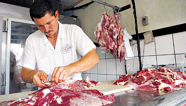 Las carnicerías son otras opciones para la compra de productos.(Archivo.)