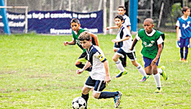 Quince colegios participan en la edición 2014