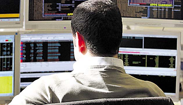 ”Brokers” realizan asesoramiento a los inversores.(Bloomberg)