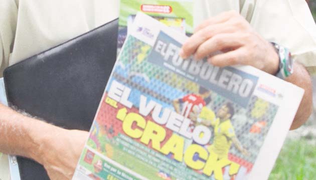 3.Ellos se mantienen informados sobre el Mundial con El Futbolero.