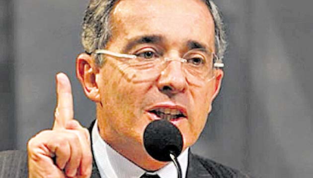 Uribe denuncia supuesto fraude y abuso de poder de Santos